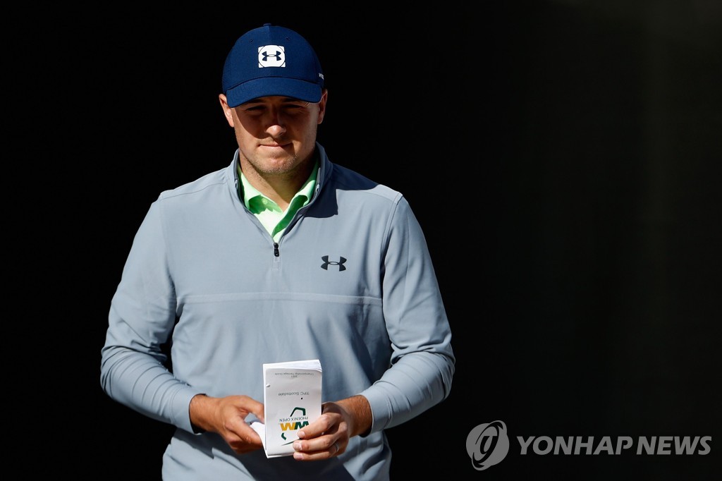 샷 이글 이경훈, PGA 피닉스오픈 3R 공동 3위…선두와 3타 차