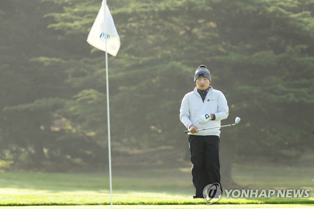 스피스, PGA 투어 AT&T 페블비치 프로암 2R 선두…강성훈 37위