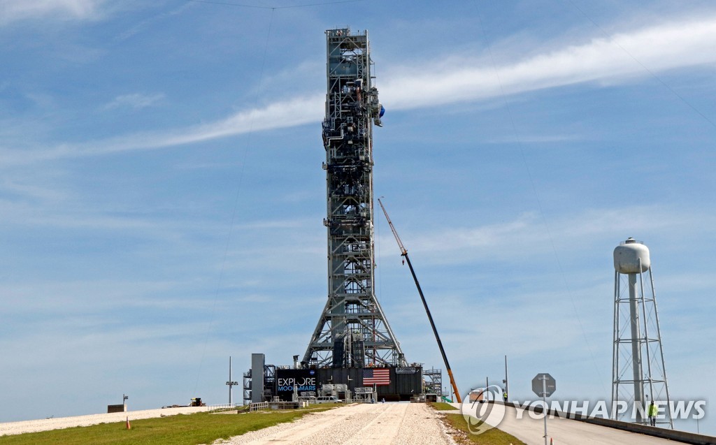 우주공간서 중·러 도전받는 미, 국방부·NASA 벽 허문다