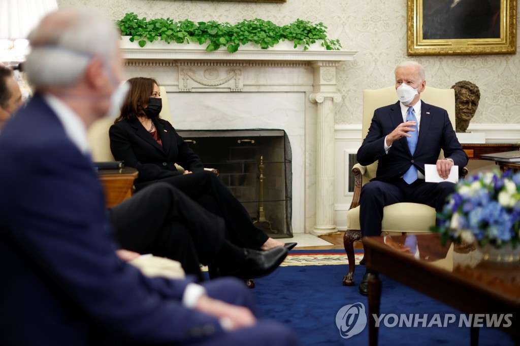 바이든, 주지사·시장들과 부양책 초당적 논의…"정부역할 중요"