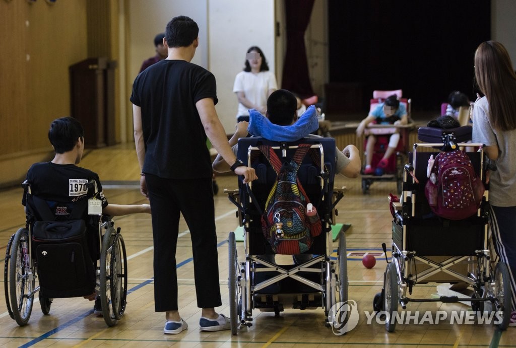 장애 학생 거리두기 2.5단계까지 매일 등교…특수학급 인력 지원