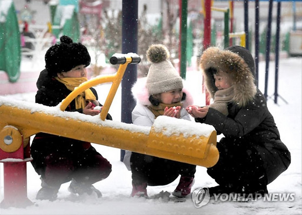 북한의 출산휴가…총 240일·다자녀 워킹맘 2시간 단축근무