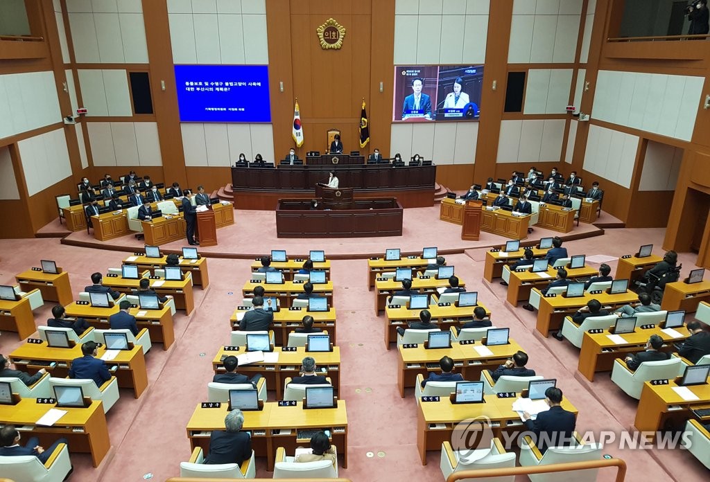 부산시의회 "특별법 환영…가덕신공항 2029년까지 건설해야"