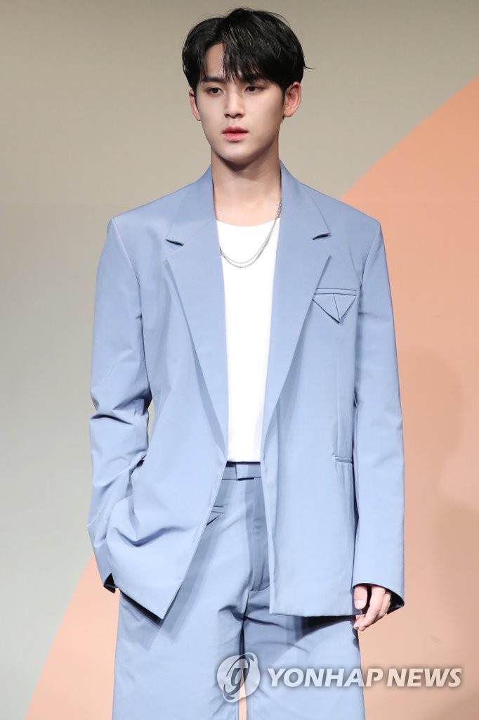 세븐틴 민규, 학폭 주장에 스케줄 중단…"사실관계 지속 확인"