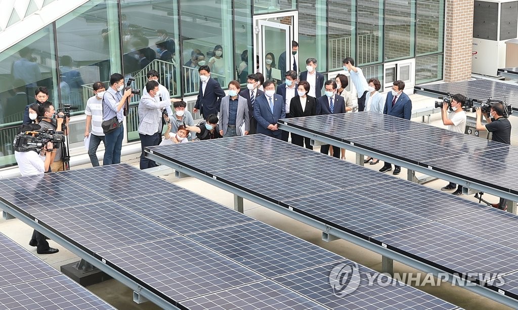 40년 넘은 낡은학교 미래학교로…2025년까지 2천835동 리모델링