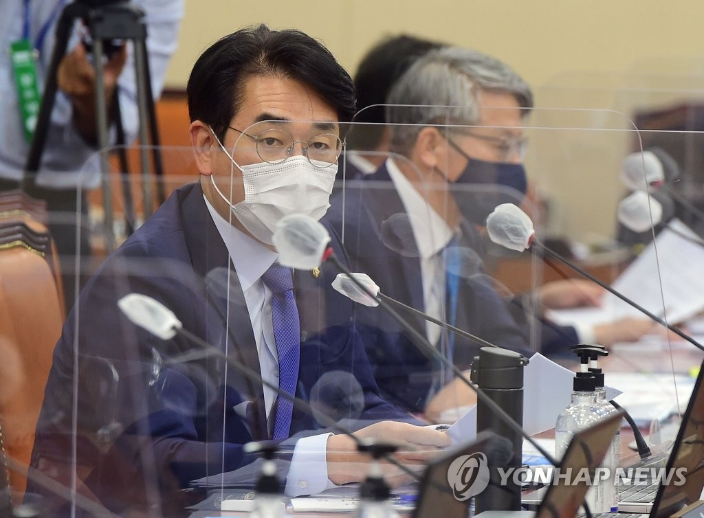 박용진 "현대차 임원 부당이득 의혹"…은성수 "다음주 조사"