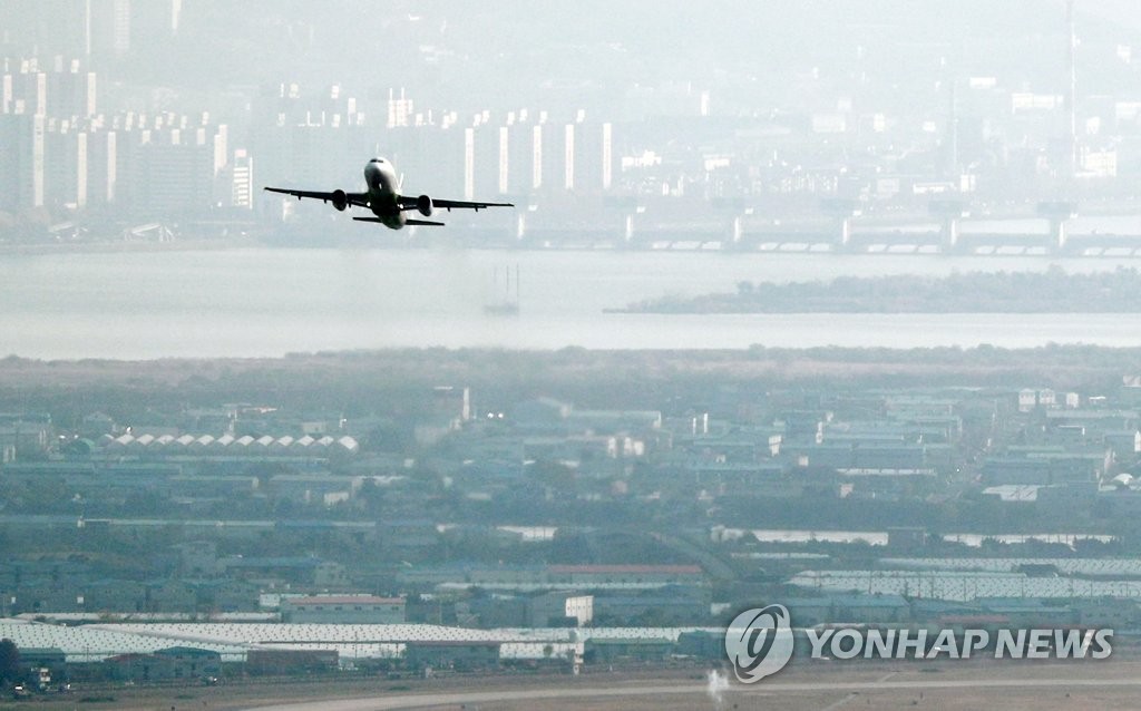 1만원짜리 항공권 등 저렴해진 항공료에 하늘 귀성길 북적