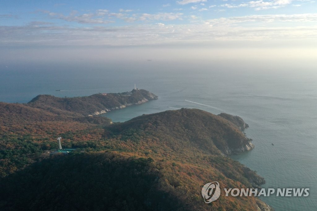 가덕도 주민 "선거철에만 고개 드는 신공항 건설 결사반대"