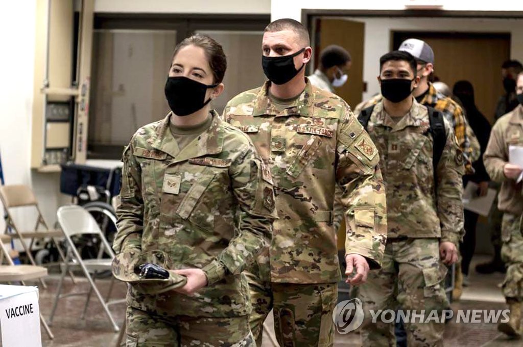 주한미군 내 한국인 약 1천900명 백신 접종…이상반응 2건(종합)