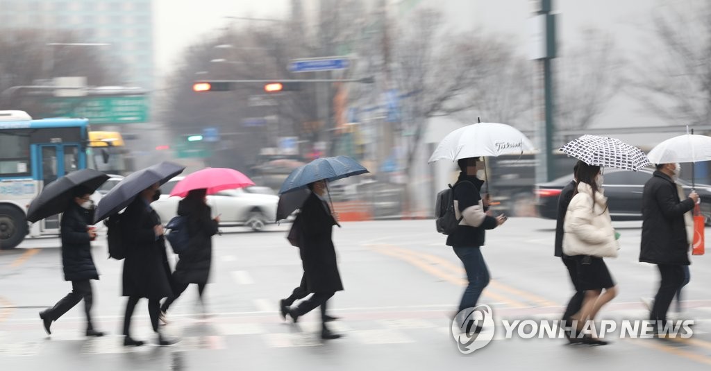 [내일날씨] 전국 곳곳 빗방울…해상엔 강한 바람