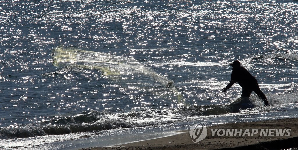 전국 흐리고 포근…제주 오후 눈·비