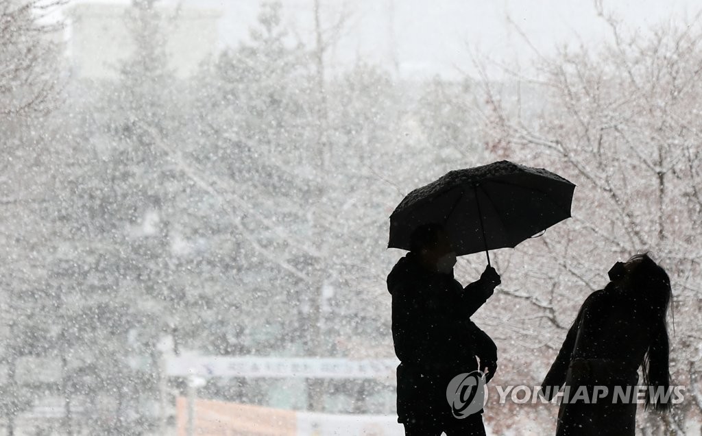 익산 등 전북 3곳 대설주의보…임실 등 4곳 한파주의보 유지