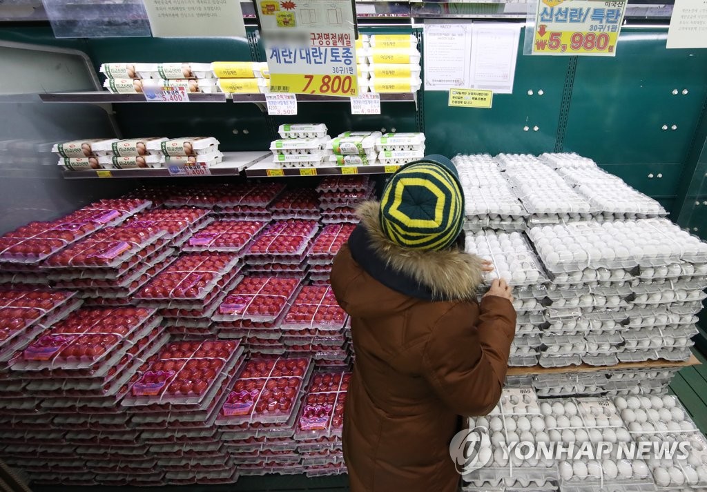 '금달걀' 도매가마저 6천원 육박…대형마트서도 미국산 판매