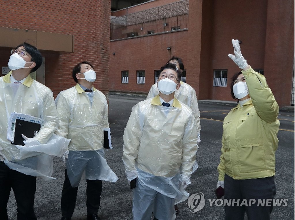 박범계, 인사 잡음에도 잇단 '광폭 행보' 눈길