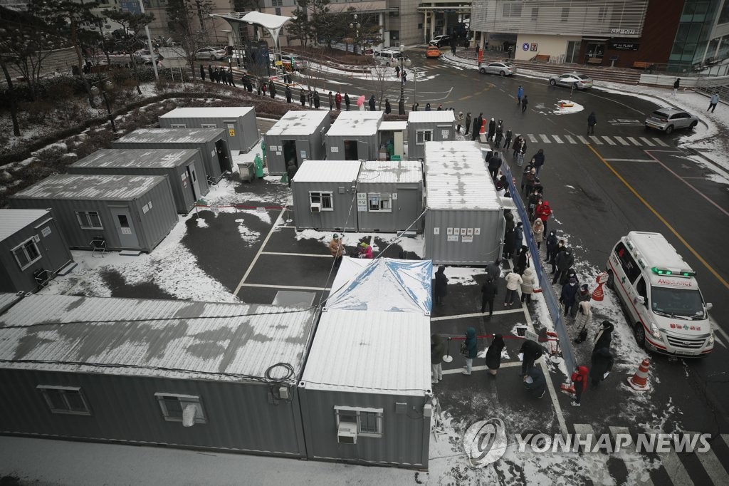 병원·노숙인 시설·고시텔…서울 산발적 집단감염 계속