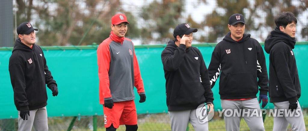 김광현, SK 후배 멘토 역할 '톡톡'…"약점 신경 쓰지 마"