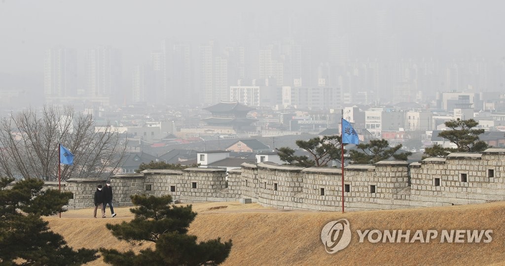 [내일날씨] 한낮 봄처럼 포근…대부분 지역에 미세먼지