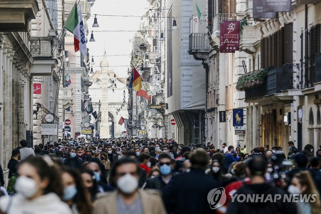 일일 확진자 1만명대 이탈리아 스키장·문화시설 속속 개장