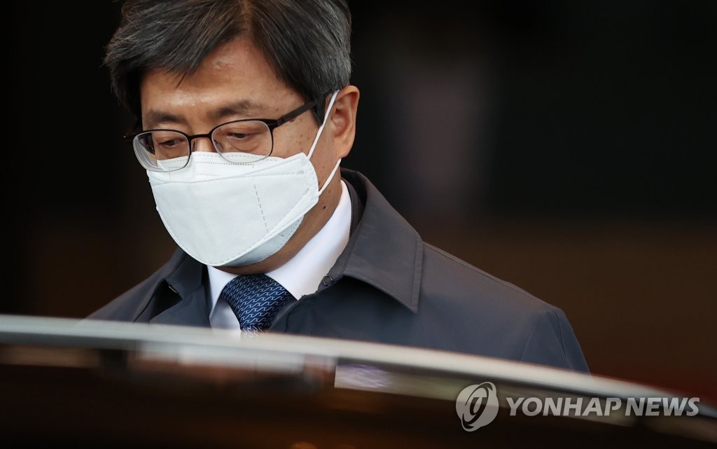 현직 판사 "대법원장 '거짓 해명·법관 탄핵' 사과해야"