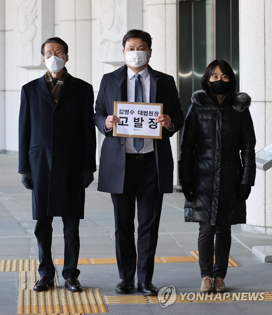 순풍에 돛 단 공수처…'1호 사건'이 성패 시금석