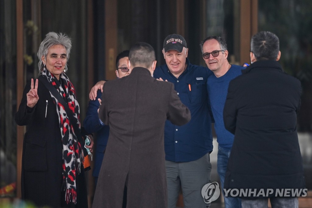 홍콩매체 "WHO 우한조사팀의 미국인, 미 정부와 반대의견"