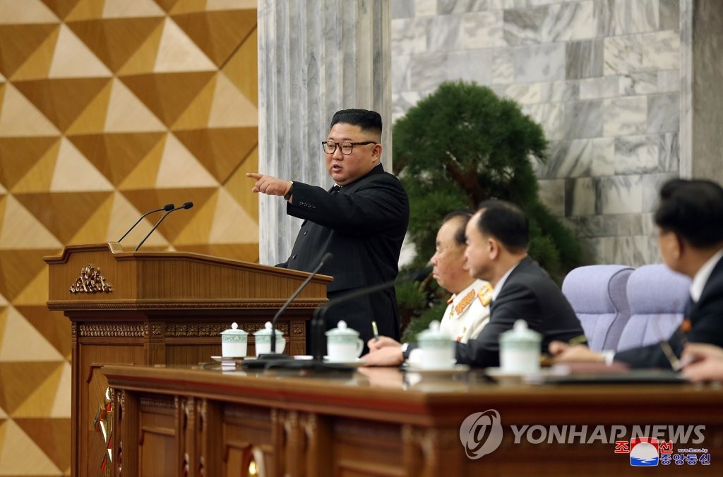 북한, 간부들에 경제실무 재교육…6개월 강의후 시험도