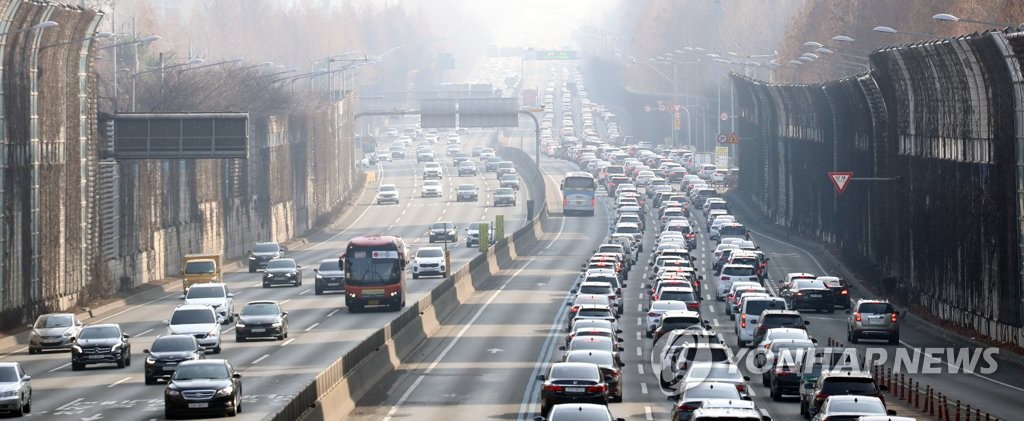 귀경길 고속도로 곳곳 정체…부산→서울 5시간 30분