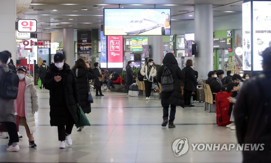 '우려가 현실로'…광주 확진 간호사, 명절에 만난 부모도 감염