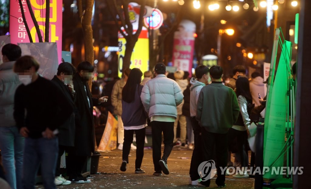 전북 거리두기 1.5단계 완화 첫날…"손님 늘지 않을까 기대"