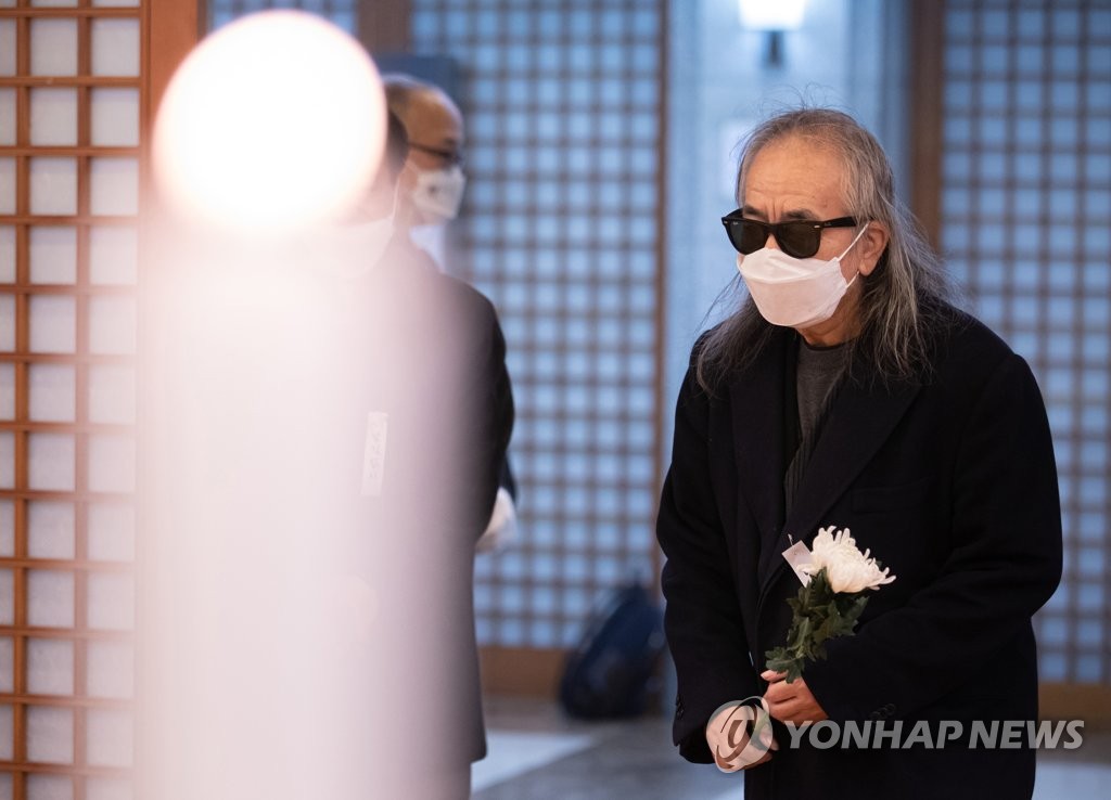백기완 빈소 이틀째 각계 조문…시민들도 함께 추모
