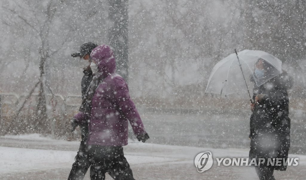 내일 호남권·제주도 많은 눈…낮에도 영하권 강추위 지속