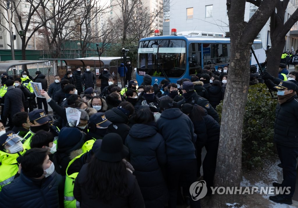 '정인이 사건' 재판 후 몸싸움서 여경 폭행당해…경찰 내사