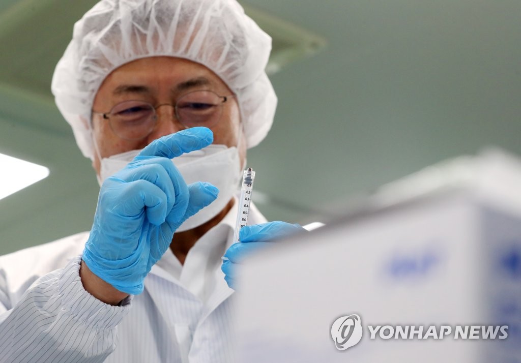 문대통령 "대중소기업·정부 상생협력 결과…삼성 도움 컸다"(종합)