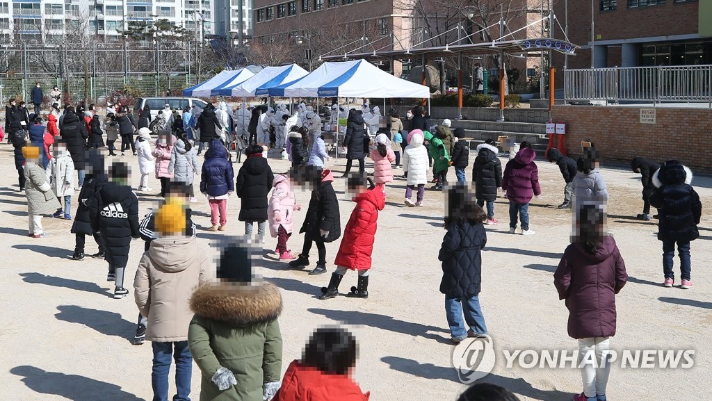 울산서 초등학교 급식종사자 5명 확진…학생·교직원 638명 검사