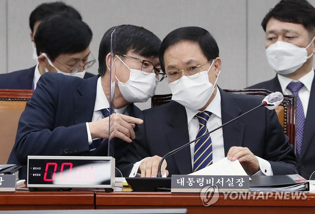 김상조 "가덕신공항, 각 부처 이견 없이 정부 차원 지원"