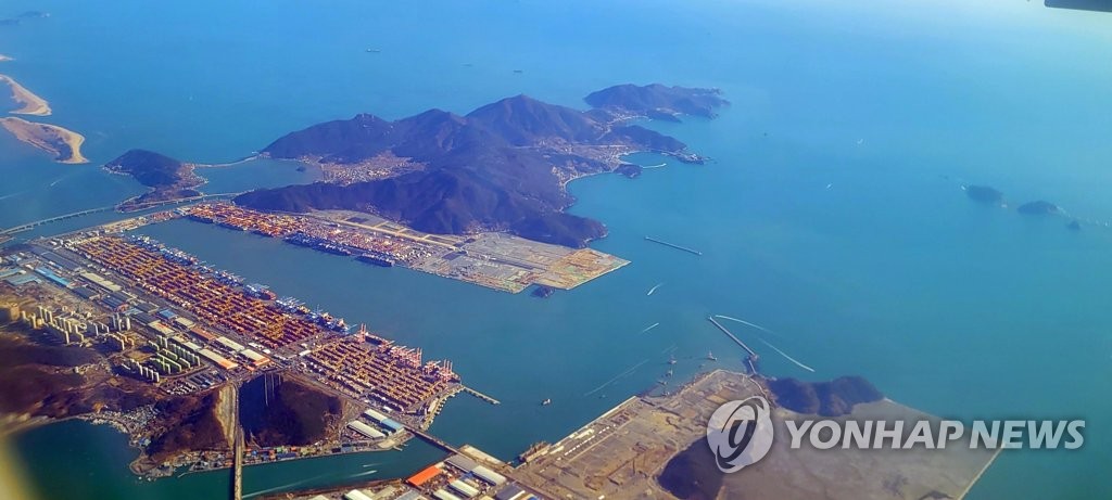 '부울경 역사가 바뀐다'…부산 가덕도 신공항 특별법 통과 환영