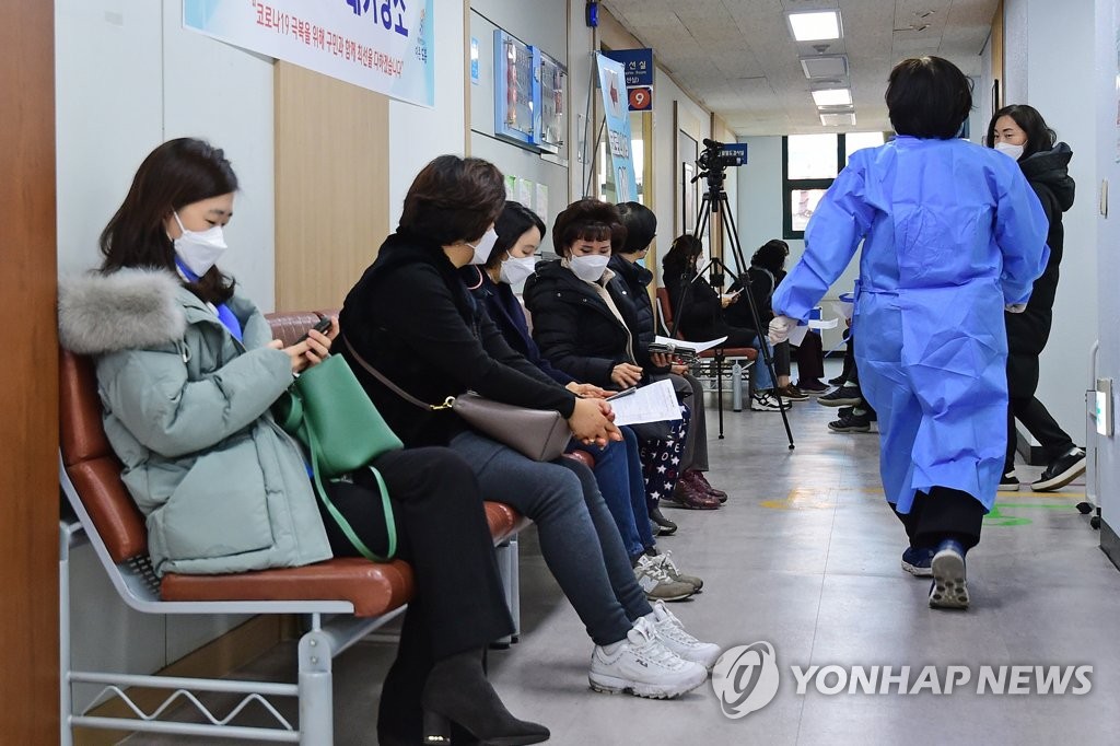 백신접종 사흘째…직전 이틀 순조롭게 진행, 중증 이상신고 없어