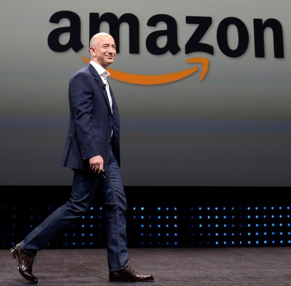 Sudden resignation on the day of the highest performance…  Bezos leaves when clapping