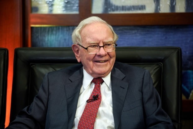 Warren Buffett sold 57 million Apple stocks…  Instead, the stock I bought