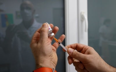 아스트라제네카 백신, EU선 80% 남았다…접종 거부 이어져