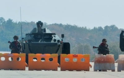 미얀마 민주주의 또다시 가로막은 군부…질긴 '악연'