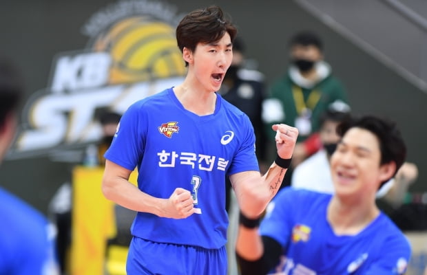 KEPCO raises hope for spring volleyball…  Park Cheol-woo and Shin Young-suk Happy ending
