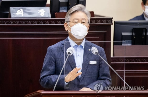 이재명, 기본소득 협공에 "제 의견 완전무결하단 생각 안 해"