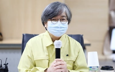 정은경 "70% 접종땐 전파력 2에도 집단면역"…변수는 '변이확산'