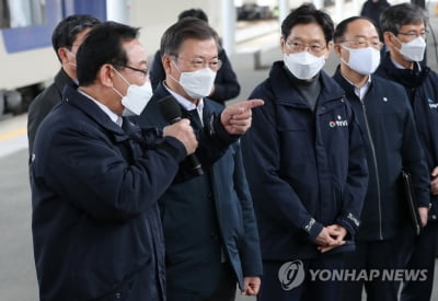 野, 문대통령 부산행에 격앙…주호영 "선거개입은 탄핵사유"