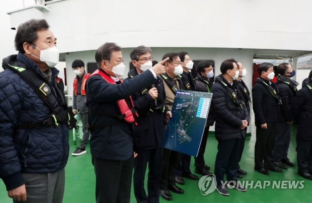 문대통령·당정청, 부산 총집결 …가덕도 신공항 '다걸기'