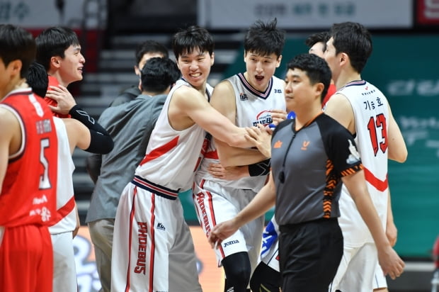 Choi Jin-soo’s reverse final dunk shot beat Hyundai Mobis Orion and wins 4 consecutive wins