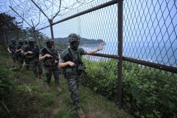 여야, 軍 경계 실패에 쓴소리 "기강 해이해진 것 아니냐"