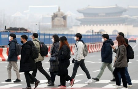 [오늘의 날씨]다시 기온 '뚝'…출근길 '영하권' 추위 내일까지