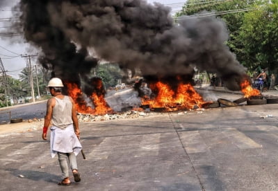 미얀마 시위서 반중감정 급증…"한인 공장 피해 우려"